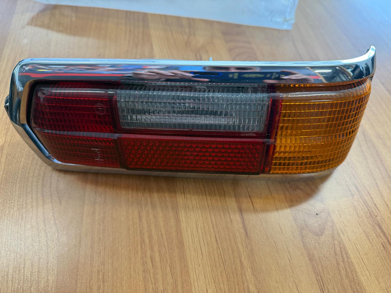 Mercedes-Benz W108 W109 Achterlicht Links Nieuw NOS OEM 1088202964 | 250S 250SE 280S 280SE 300SEL